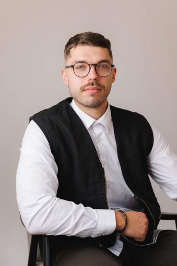 Petr Köhler je český designér, který citlivě pracuje s estetikou.